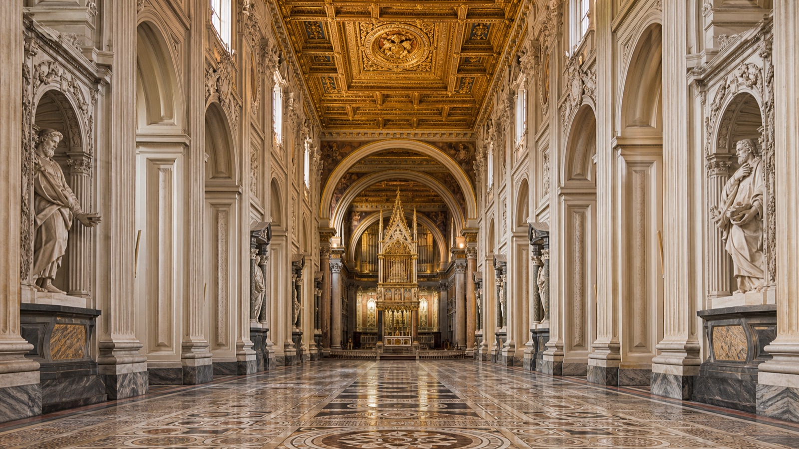 Nawa Bazyliki Świętego Jana na Lateranie — nisze apostołów Borromini