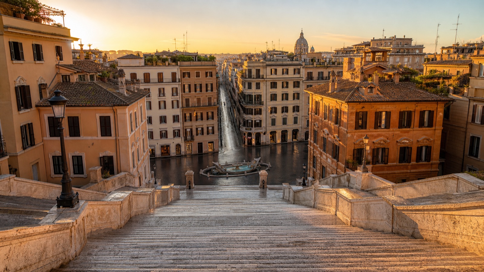 Widok z góry Schodów Hiszpańskich — Piazza di Spagna i Via Condotti
