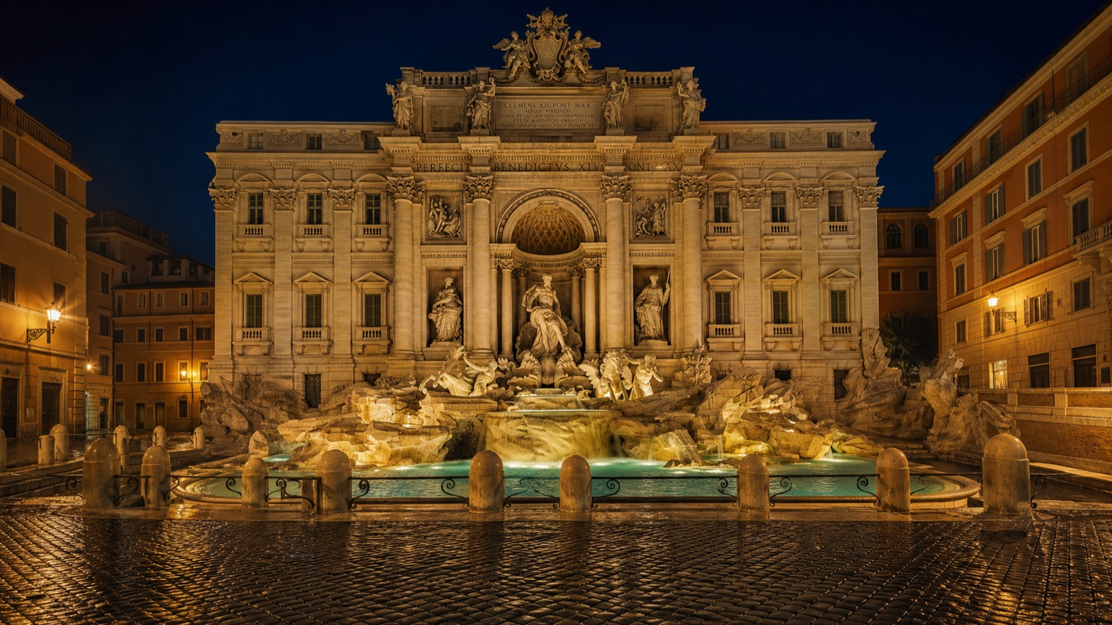 Fontanna di Trevi — o świcie, bez tłumów