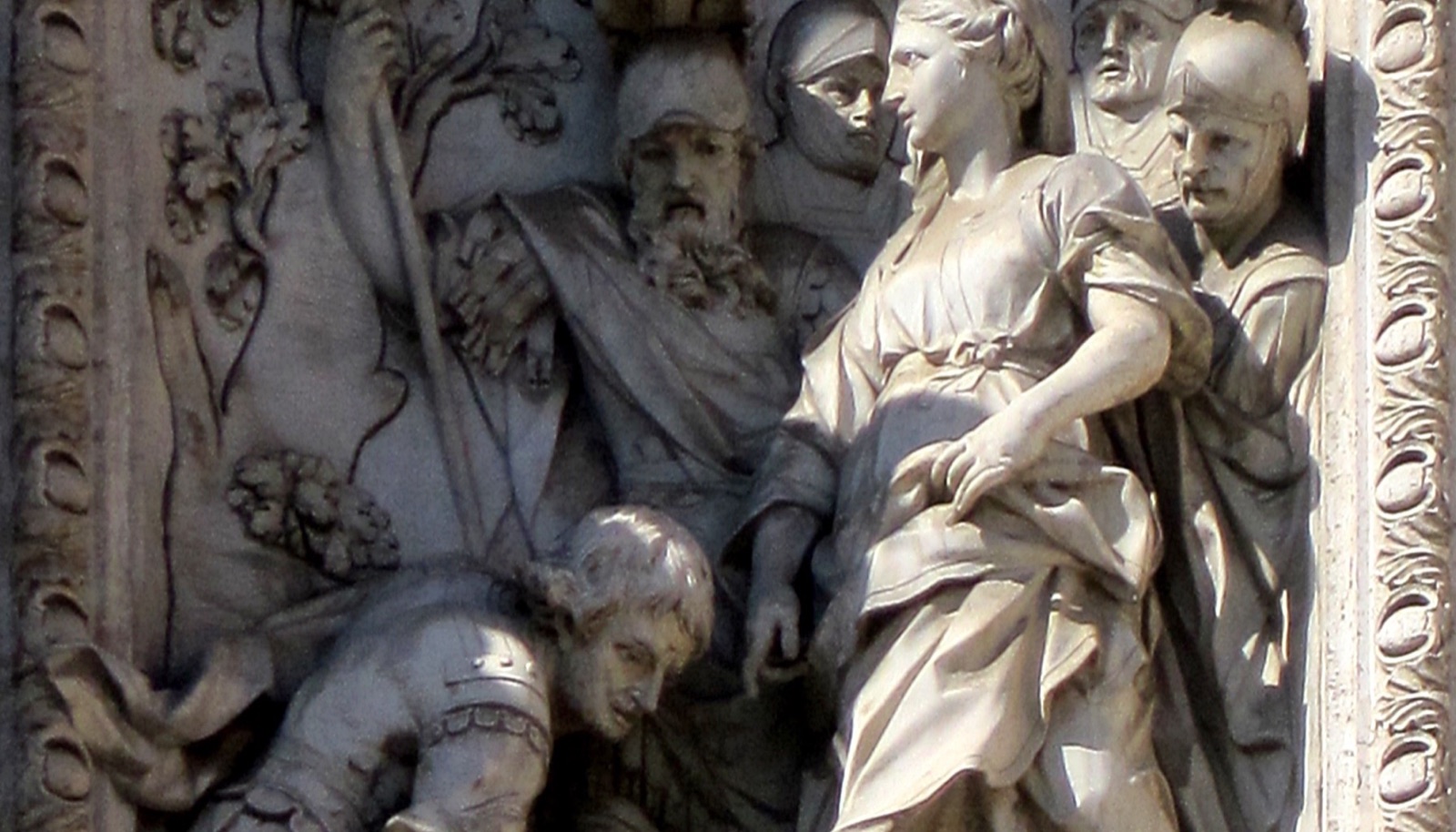 0 Andrea Bergondi - La vierge et les soldats - Fontaine de Trevi à Rome .JPG